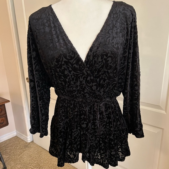 Anthropologie Tops - Anthropologie Black Burnout Velvet Top